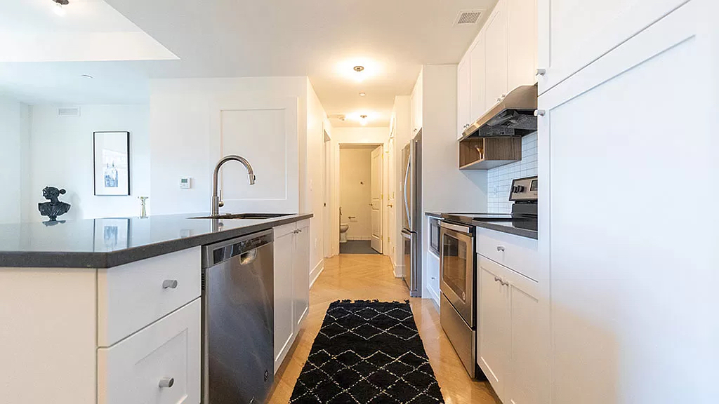 Building Photo - 358 W 48th St