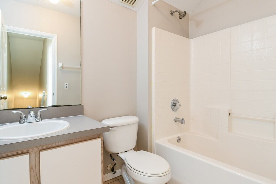 Building Photo - 354 Daniels Pointe Dr