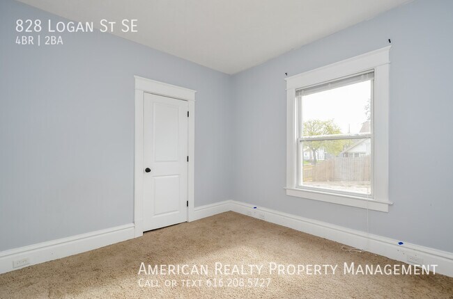 Building Photo - 828 Logan St SE