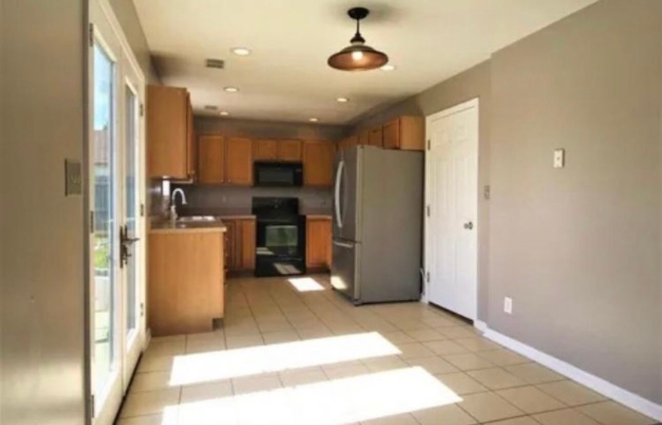 Building Photo - 428 Greathouse Dr