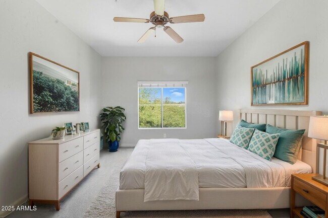 Building Photo - 5450 E Deer Valley Dr