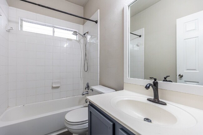 Building Photo - 6106 Briscoe Leaf