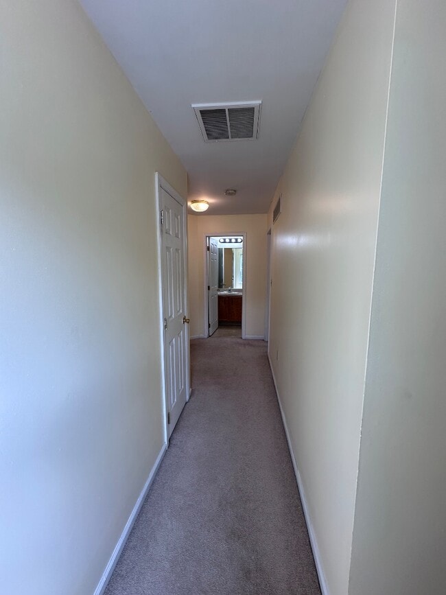 Building Photo - 11 Sand Hollow Dr