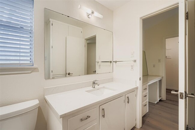 Building Photo - 2000 Cody Ct