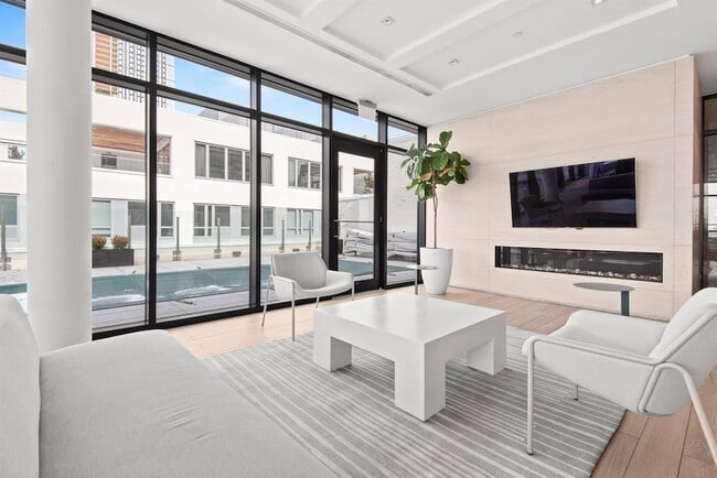 Building Photo - 160 1st St