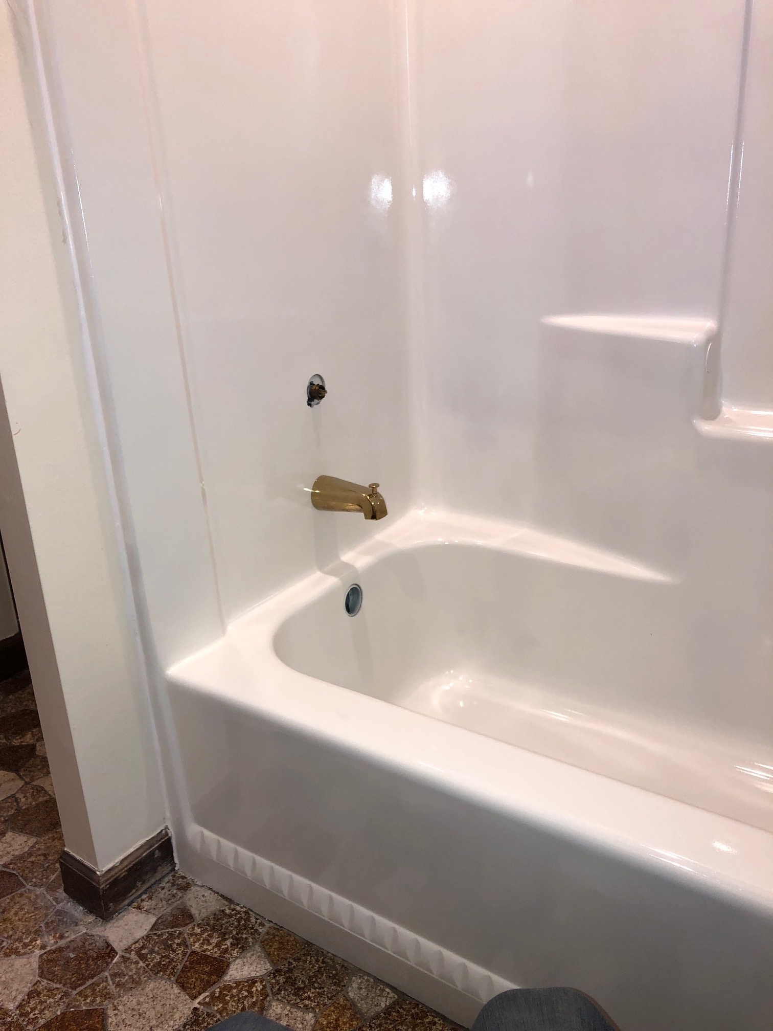 New Tub and Surround - 309 Olsen St