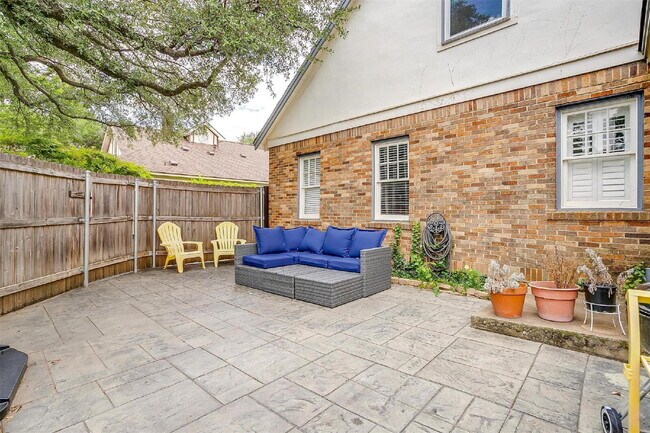 Building Photo - Charming 4 Bed, 2 Bath in Historic Berkele...