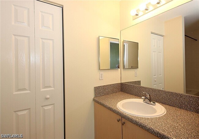 Building Photo - 1160 Reserve Way