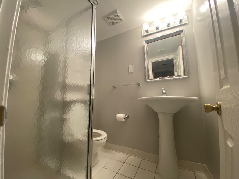 Building Photo - 10623 West Dr