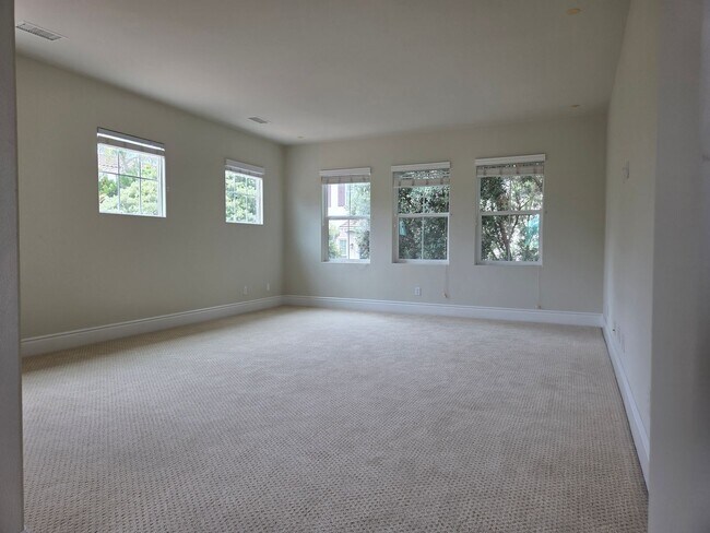 Building Photo - Stunning Spanish Colonial Home in the La C...