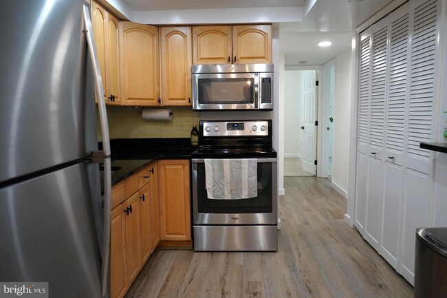 Building Photo - 129 Willow Pl