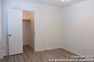 Building Photo - 46 Viking Oak