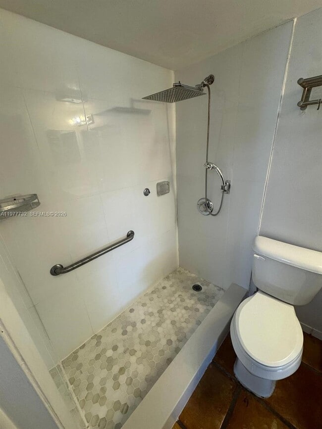 Building Photo - 6031 Shaker Wood Cir