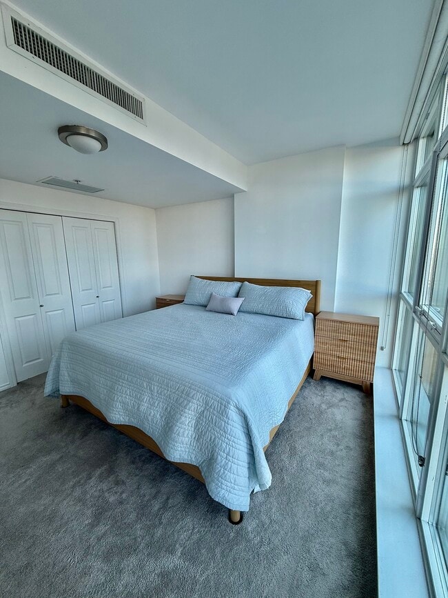 Building Photo - 1431 Pacific Hwy