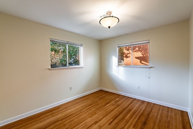 Building Photo - Midtown 3BR Near UAMS w/ Hardwoods, W/D, & Fenced Yard