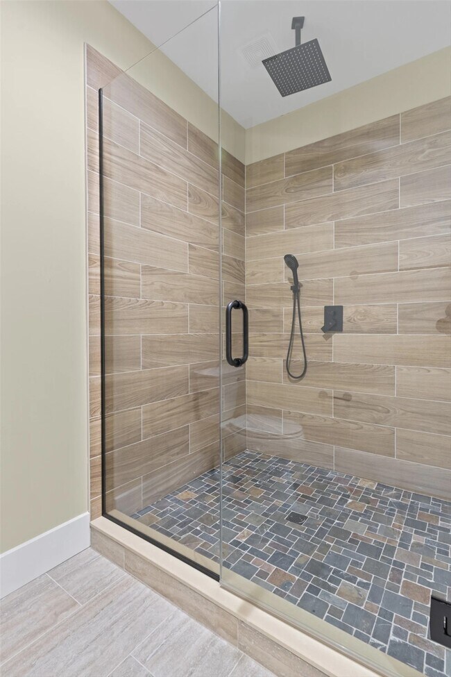 Building Photo - 5424 Delmar Ct