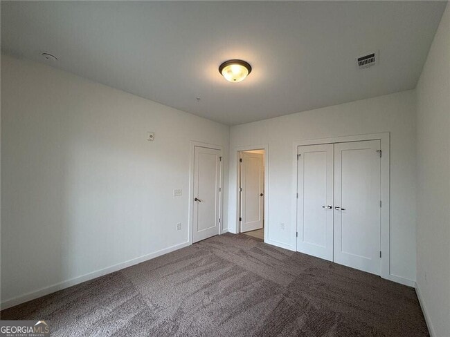 Building Photo - 525 Parkway Dr NE