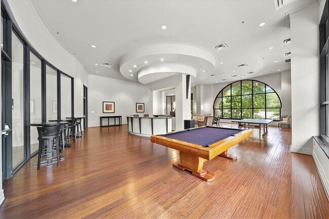 Building Photo - 3040 Peachtree Rd