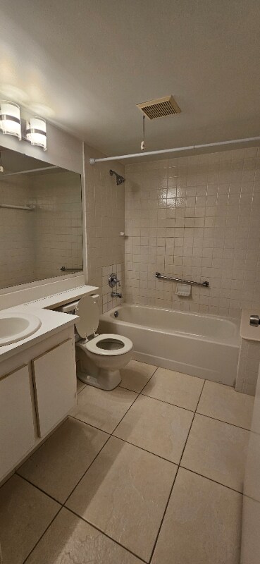 Building Photo - 3670 Alder Dr