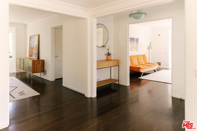 Building Photo - 4217 Cromwell Ave