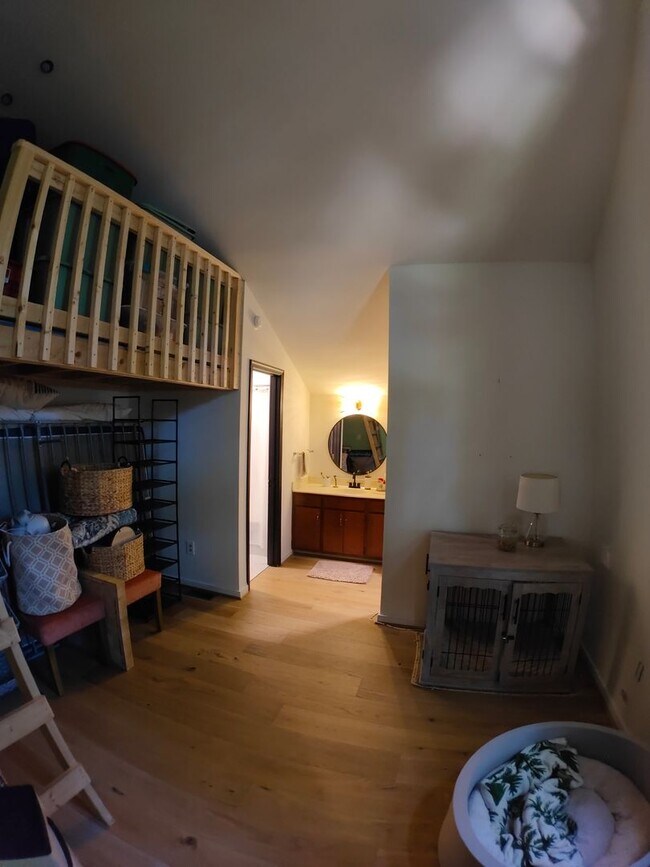 Building Photo - Updated Two bedroom Contemporary with huge...