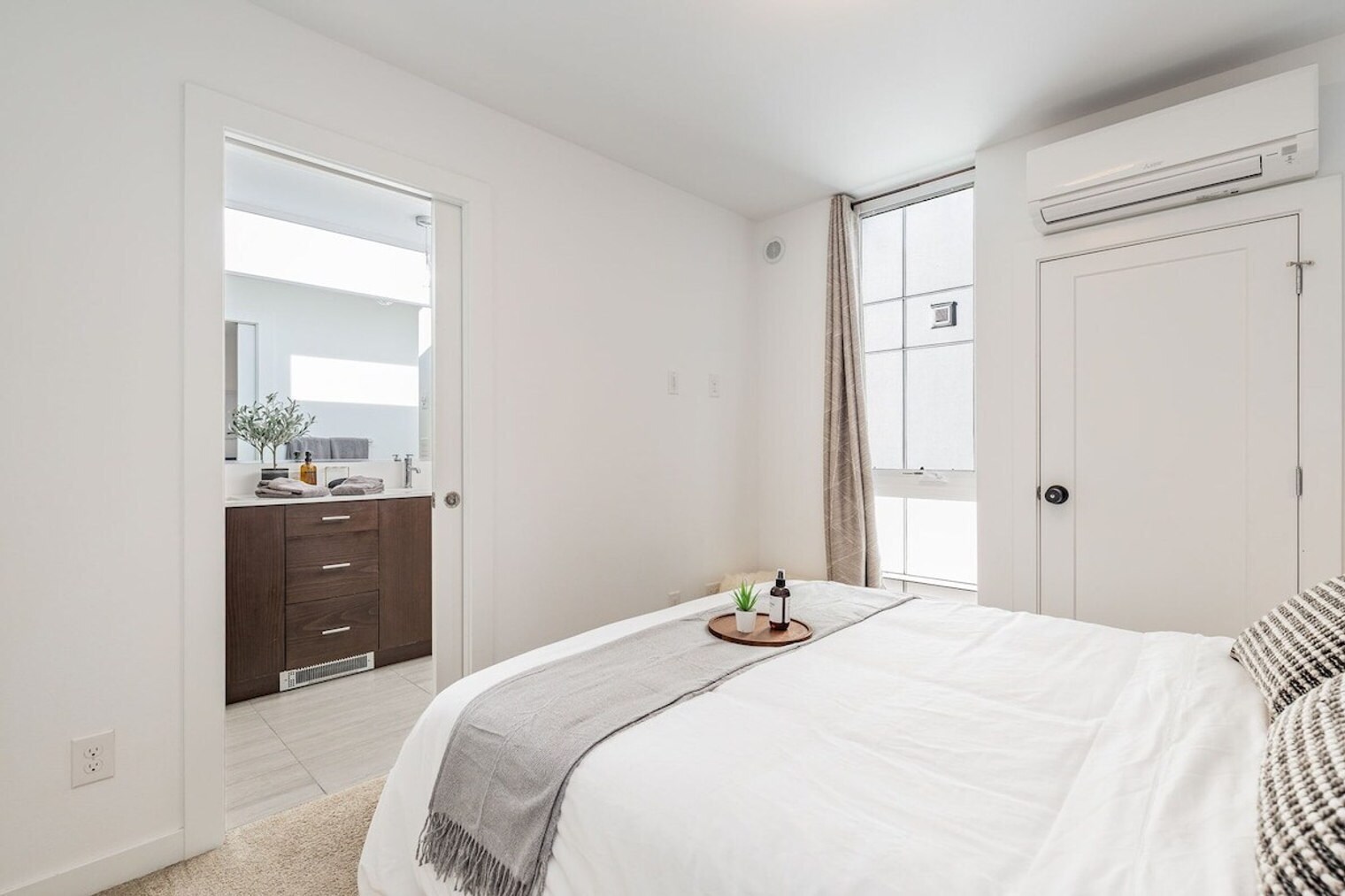 Building Photo - 1112 13th Ave