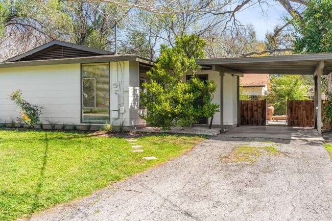 Building Photo - Centrally Located - Minutes from Dell Children's Hospital