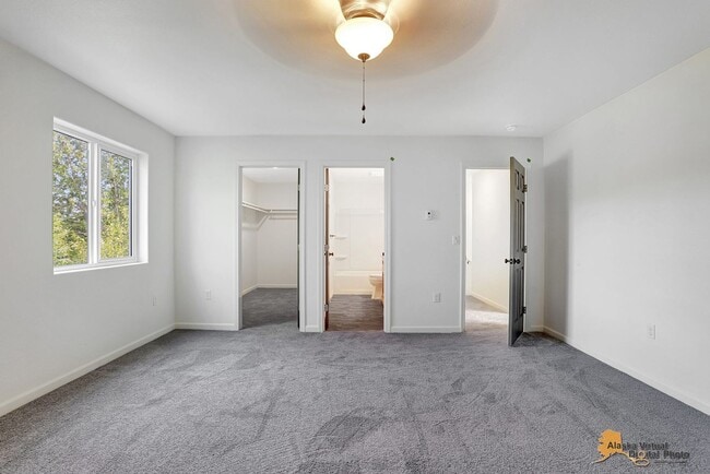 Building Photo - 16320 E Bradford Dr