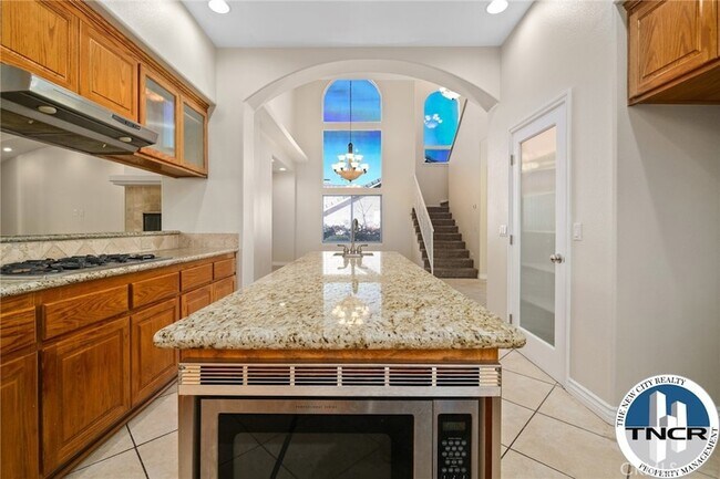Building Photo - 17998 Vista Point Dr