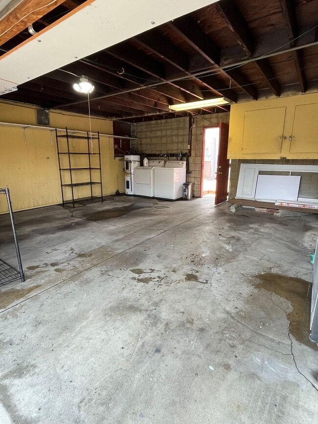 Building Photo - Welcome to the Rossmoor Town Houses, Rossm...