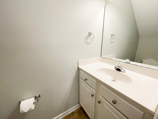 Building Photo - 12 Magnolia Glen Ln