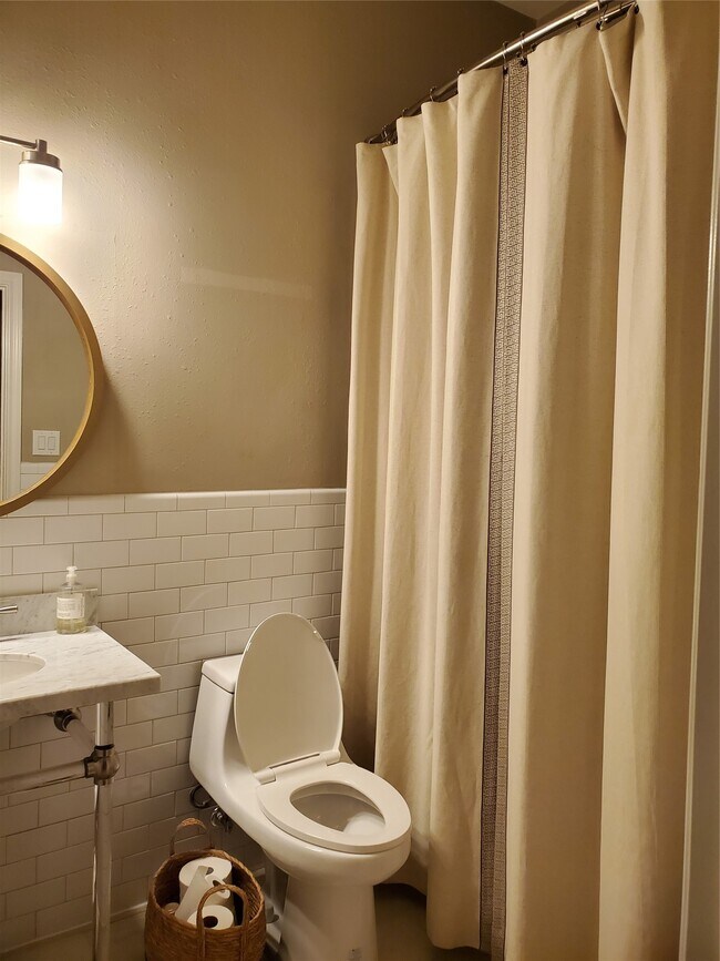 Building Photo - 15939 Cottage Ivy Cir