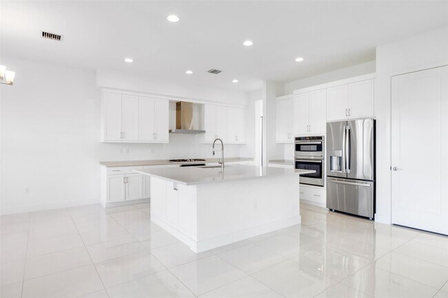 Building Photo - 8551 Swinley Frst Wy