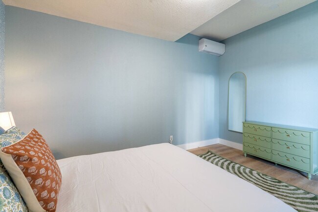 Building Photo - 13420 Trail Driver St