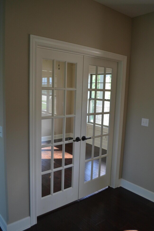 Building Photo - 5627 Spicewood Dr
