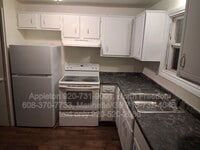 Building Photo - 562 Spinnaker Ln