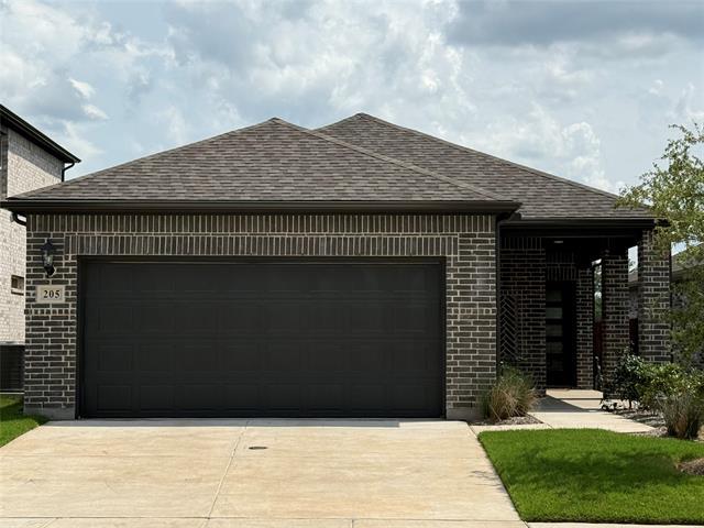 Building Photo - 205 Greenbriar Dr