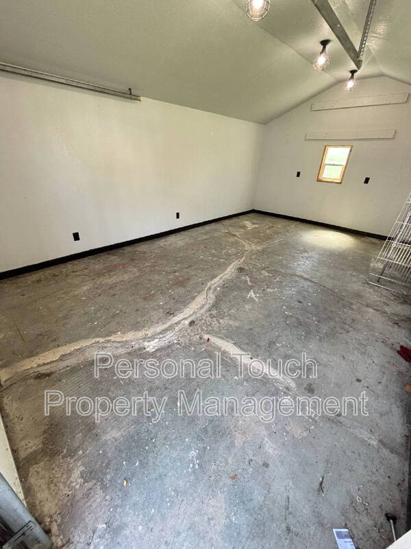 Building Photo - 1541 10th St S