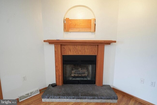 Building Photo - 12179 Country Dr