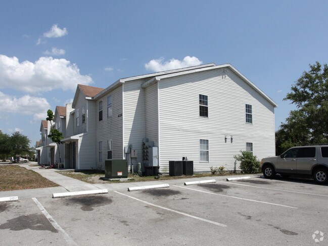 4136 16th Place - Applewood Apartments