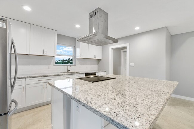 Building Photo - 4 Augusta Dr