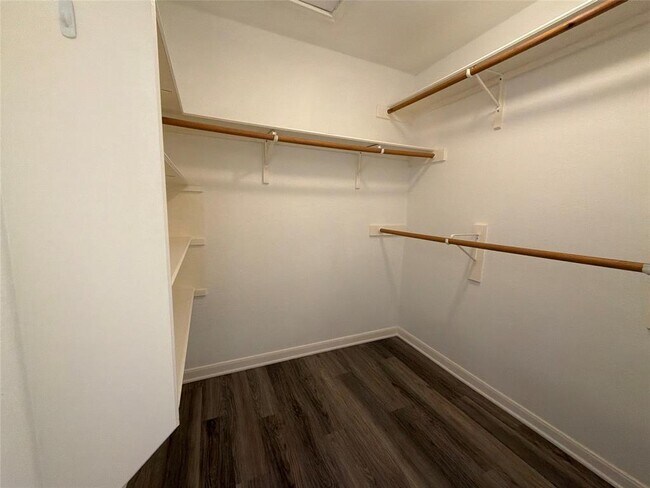 Building Photo - 103 N Mockingbird Cir