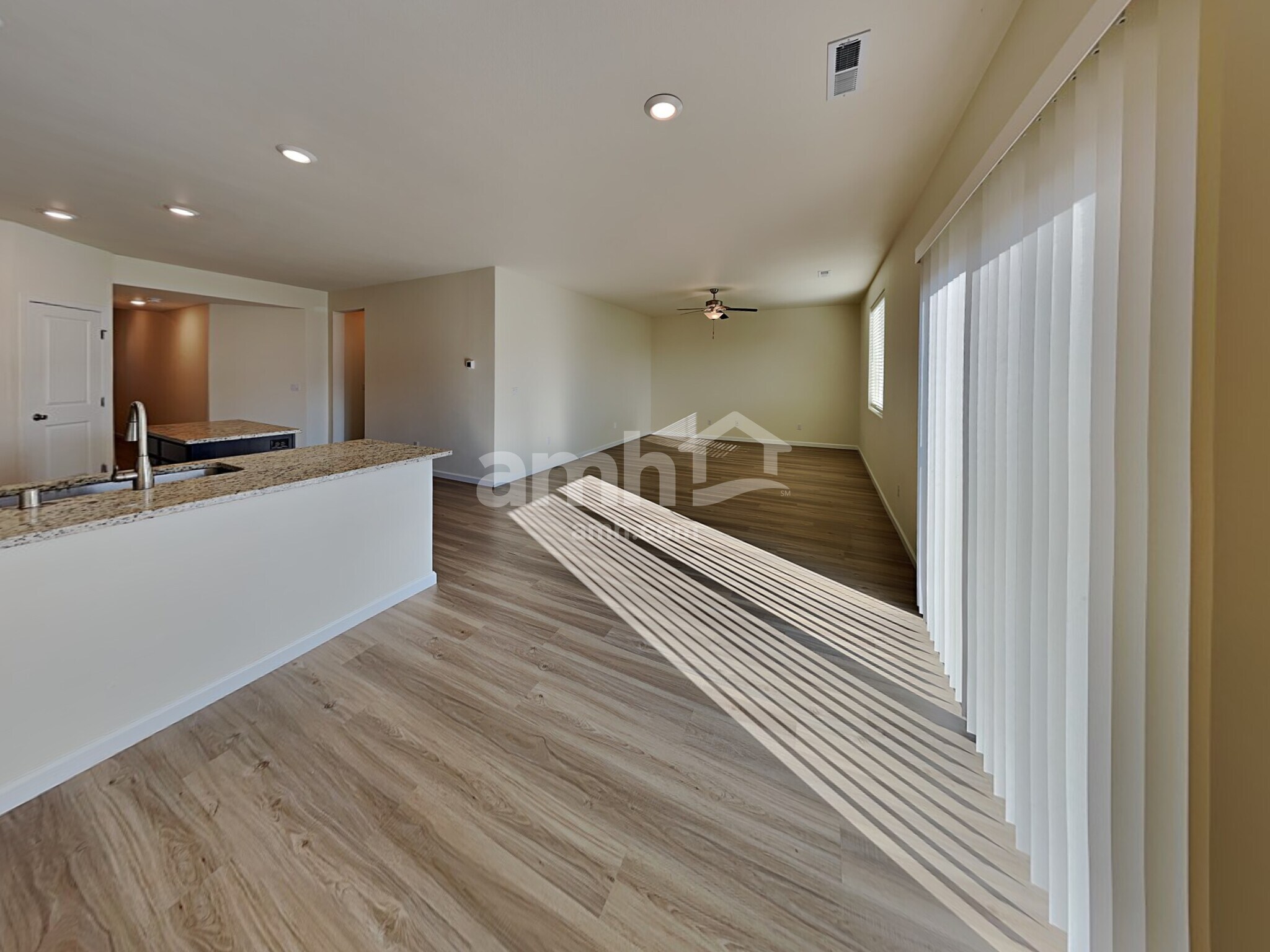 Building Photo - 1311 W 15th Ave