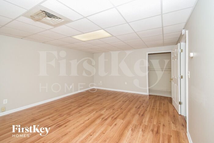 Building Photo - 608 Nottingham Dr