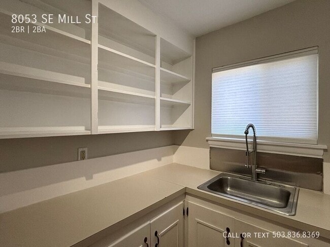 Building Photo - 8053 SE Mill St
