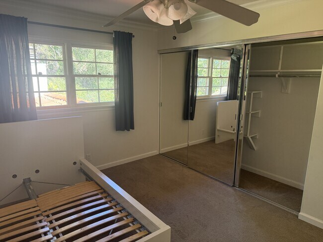 Building Photo - 217 Starlane Dr