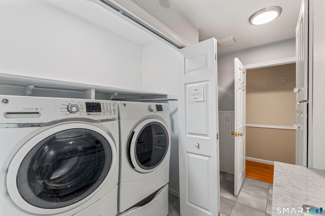 Building Photo - 75 Eureka Ave