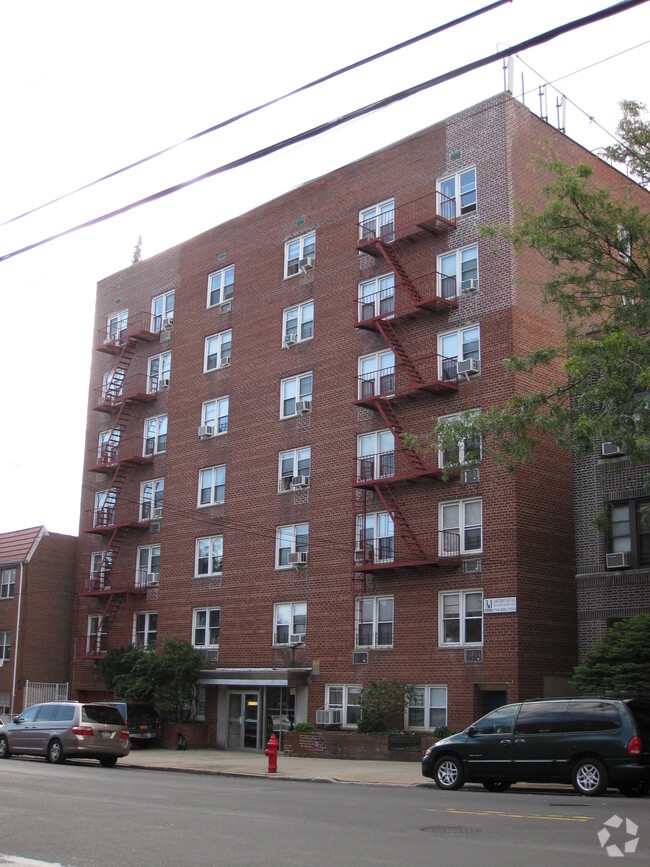 Building Photo - 75-06 Woodside Ave