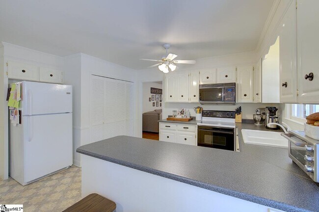 Building Photo - 104 Middle Brook Rd