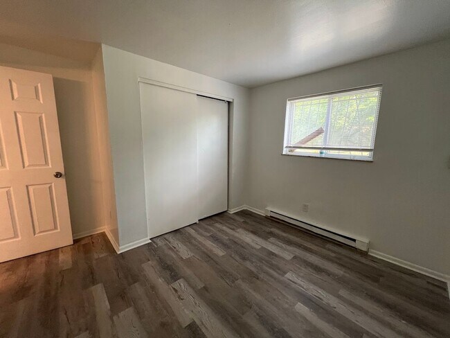 Building Photo - 1714 Hickorydale Dr